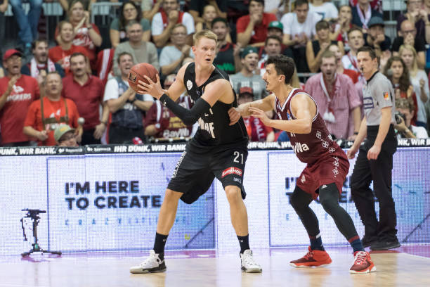 然吸引了来 然吸引了来