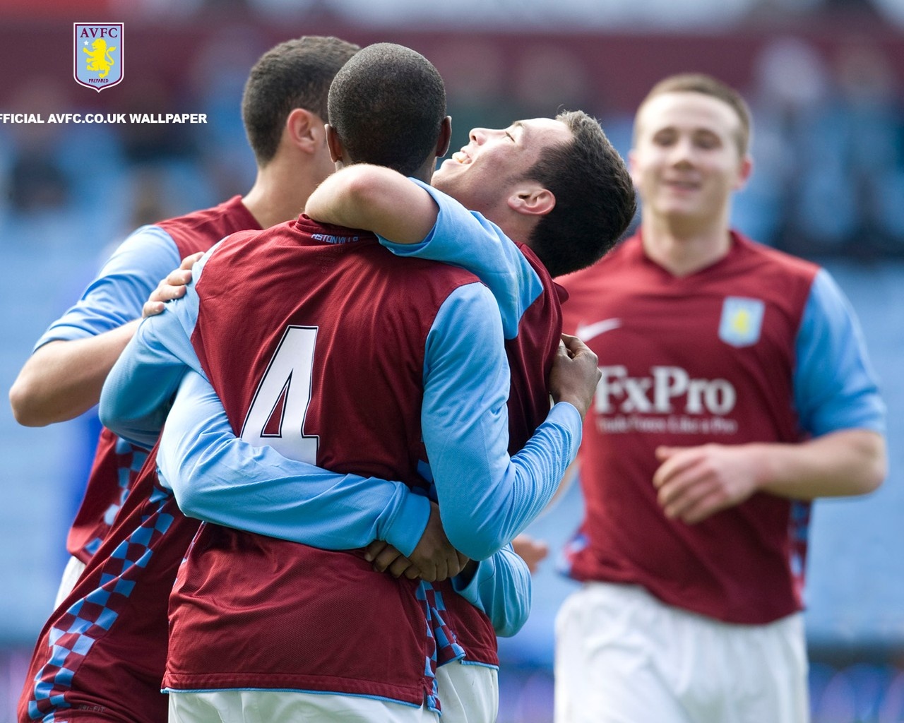 每位队员都 每位队员都