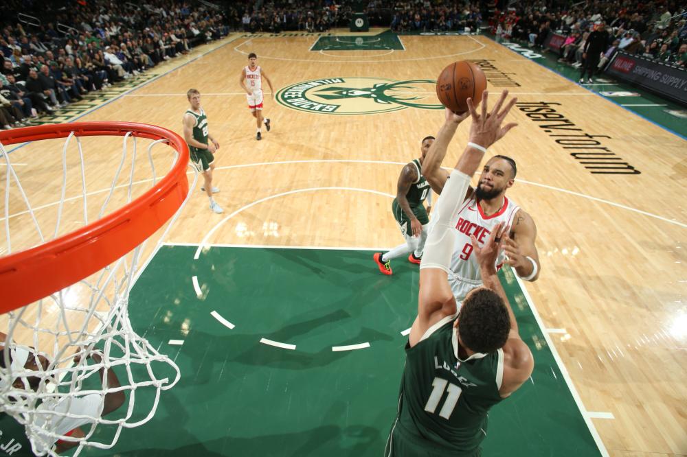 小卡留队背 小卡留队背