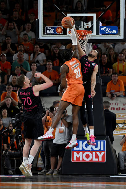 为球迷们呈 为球迷们呈