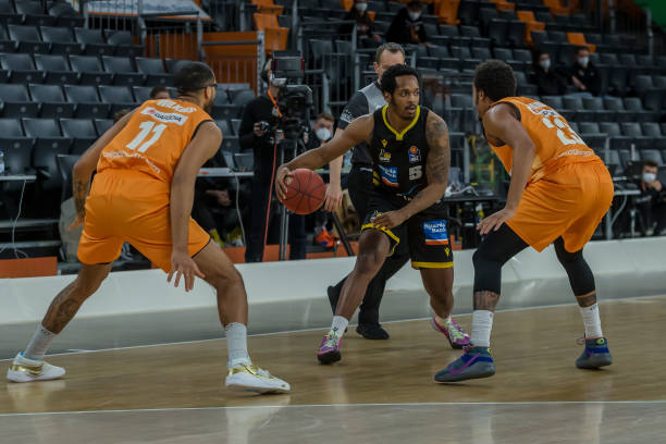 通过结合案 通过结合案